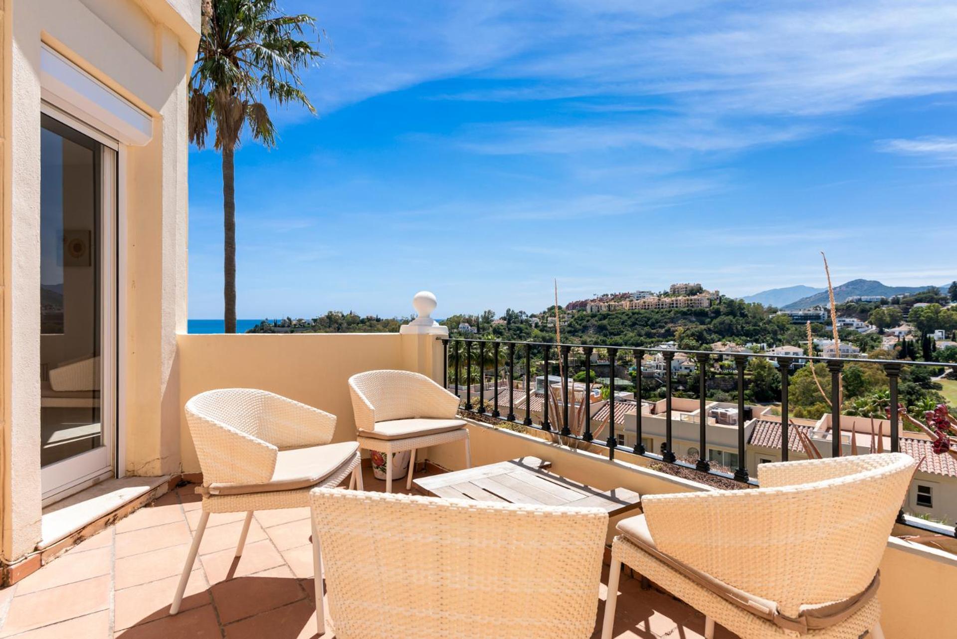 La Quinta Hills - Modern Andalusian-style With Rooftop Terrace Dom wakacyjny