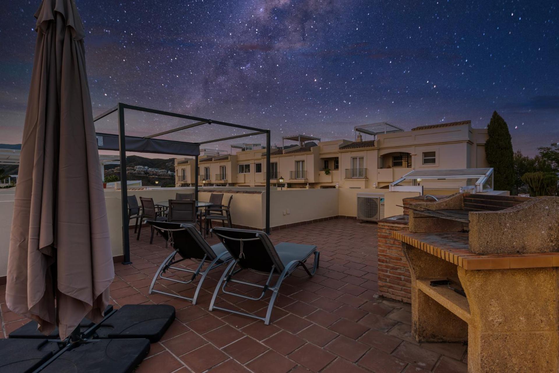 La Quinta Hills - Modern Andalusian-style With Rooftop Terrace Hébergement de vacances