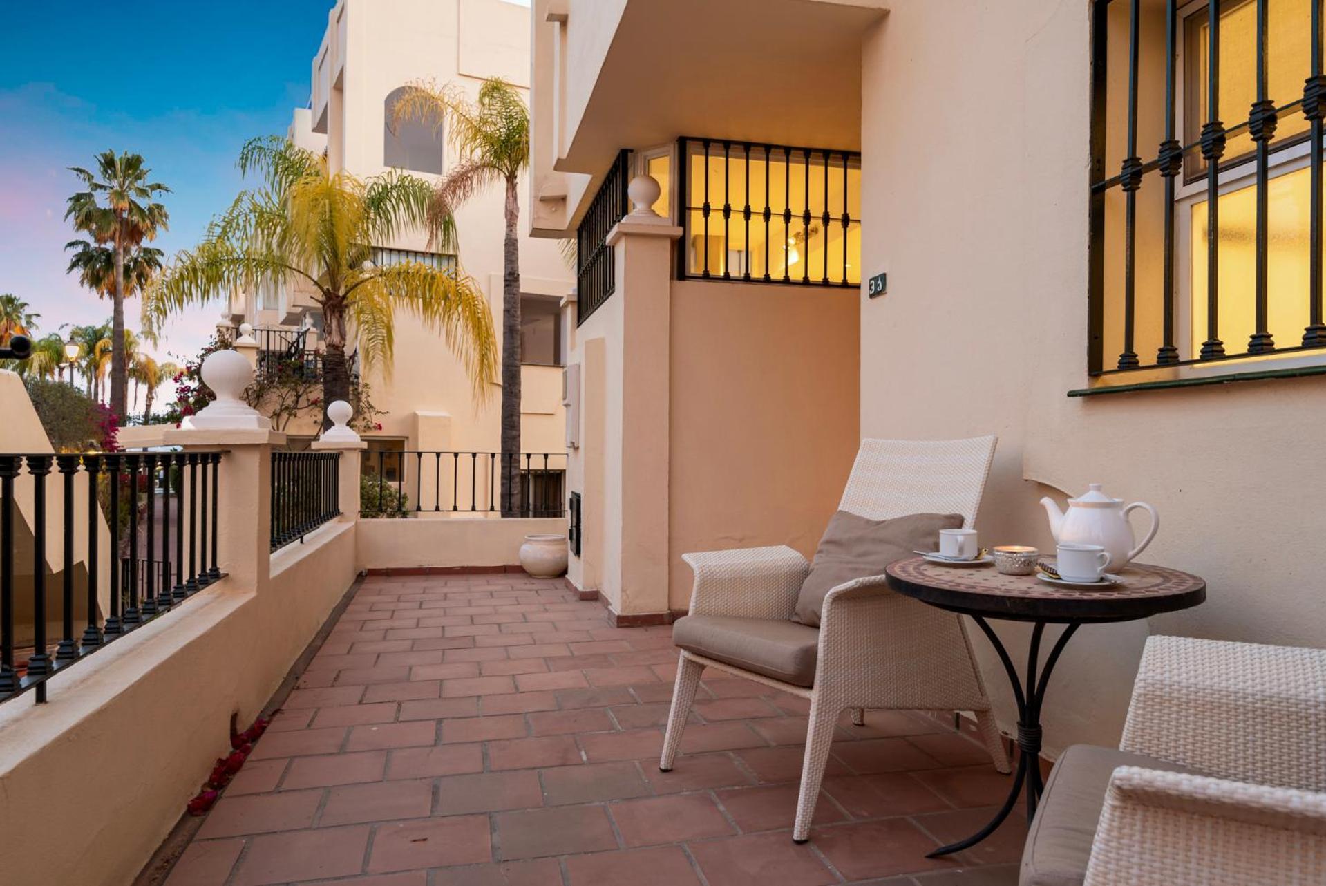 Hébergement de vacances La Quinta Hills - Modern Andalusian-style With Rooftop Terrace *