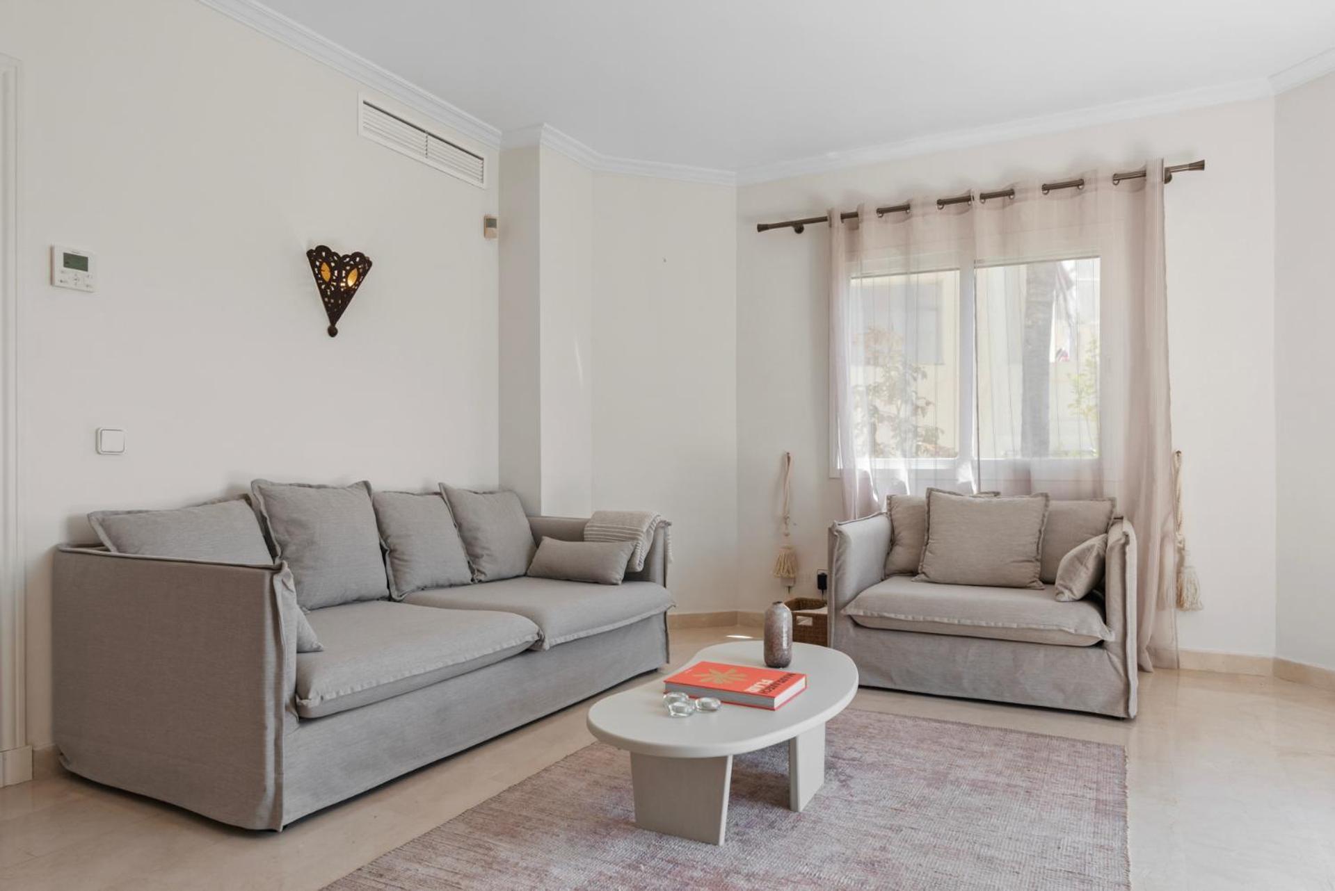 Hébergement de vacances La Quinta Hills - Modern Andalusian-style With Rooftop Terrace *