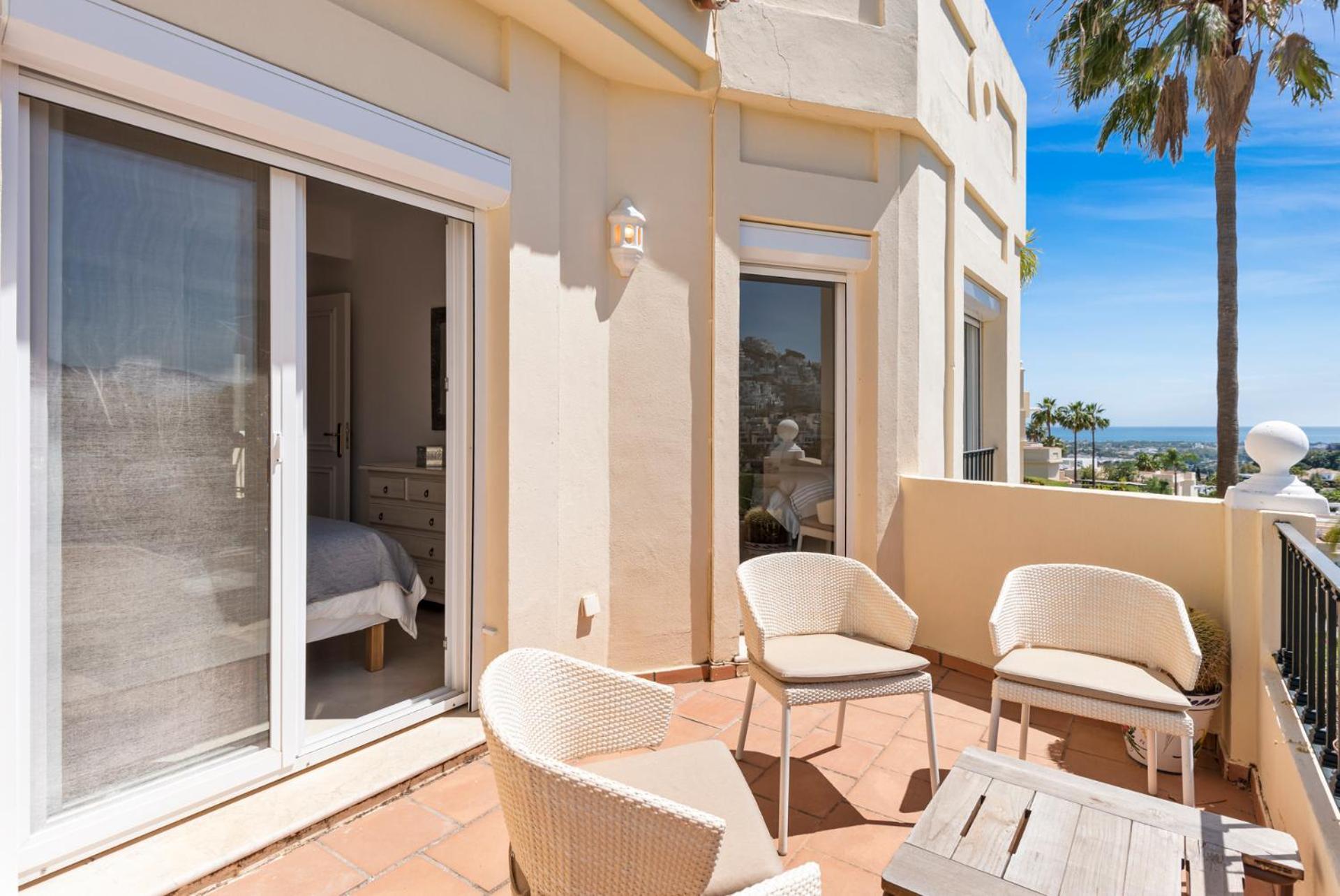 La Quinta Hills - Modern Andalusian-style With Rooftop Terrace Hébergement de vacances *