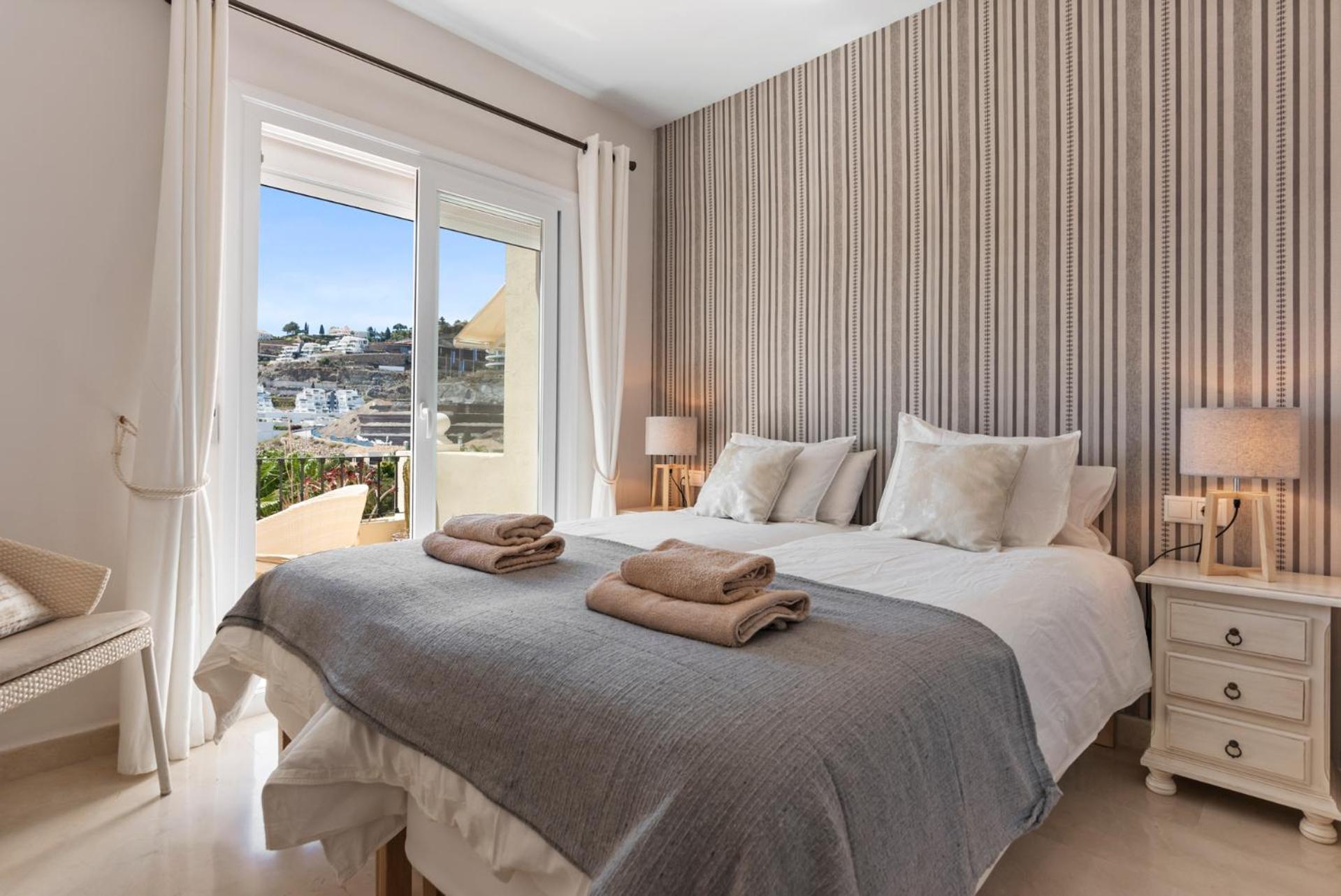 Hébergement de vacances La Quinta Hills - Modern Andalusian-style With Rooftop Terrace Marbellac